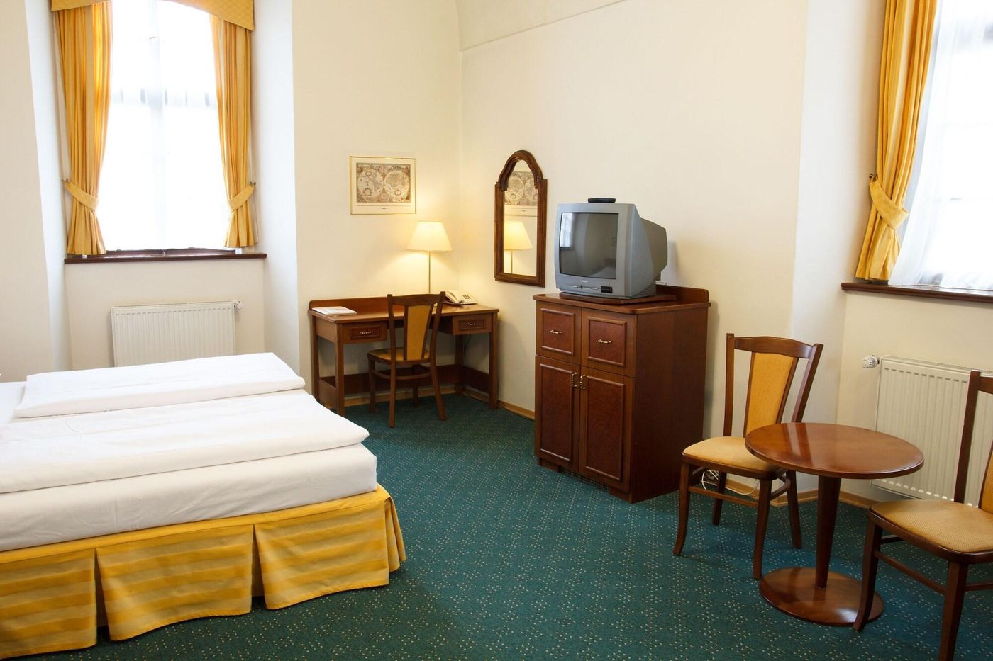 Adalbert-Brevnosky-Klaster-Room-15