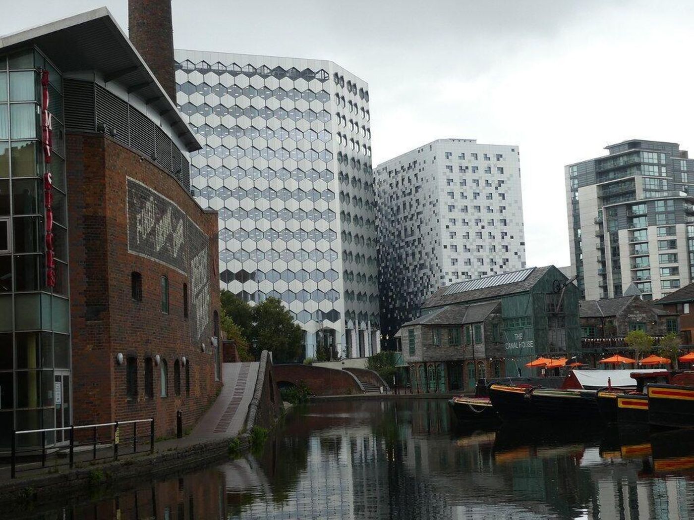 Travelodge-Plus-Dublin-City-Centre-General-view-9