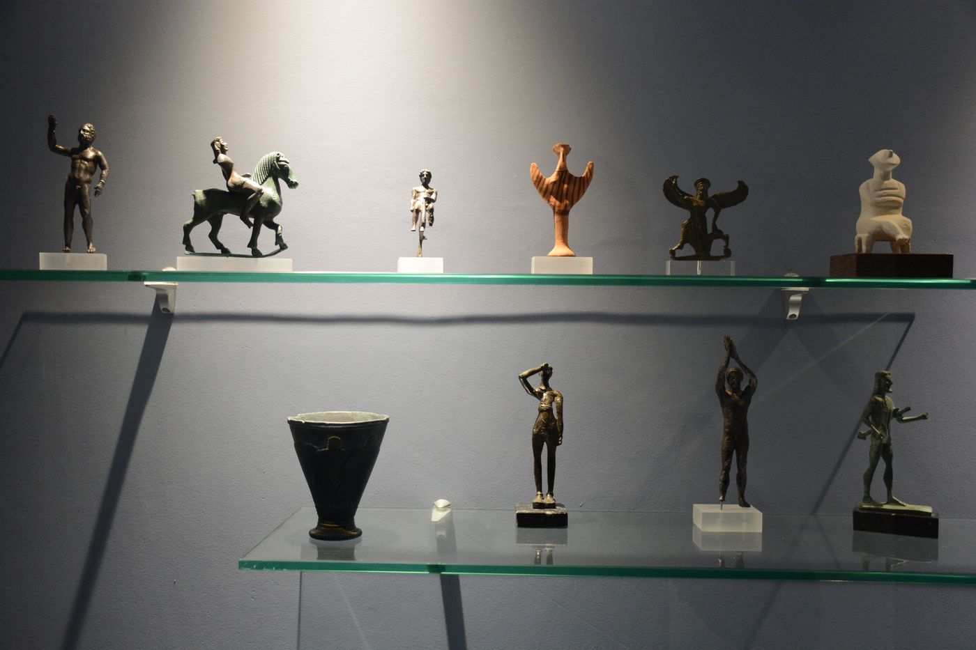 Macaris-Suites-and-Spa-Lobby-35