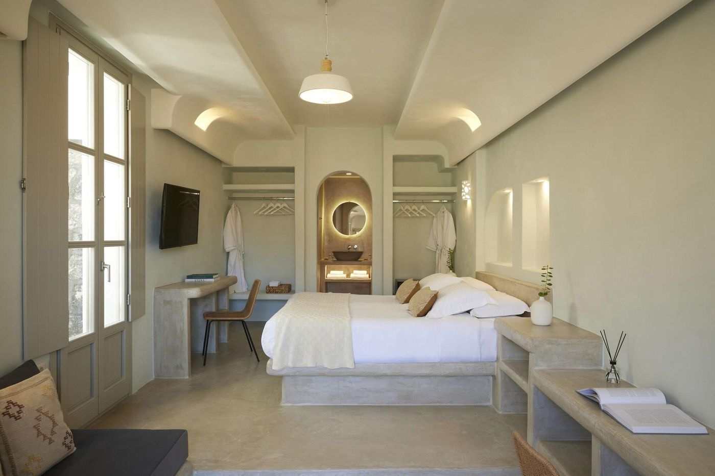 Danae-Suites-Room-12