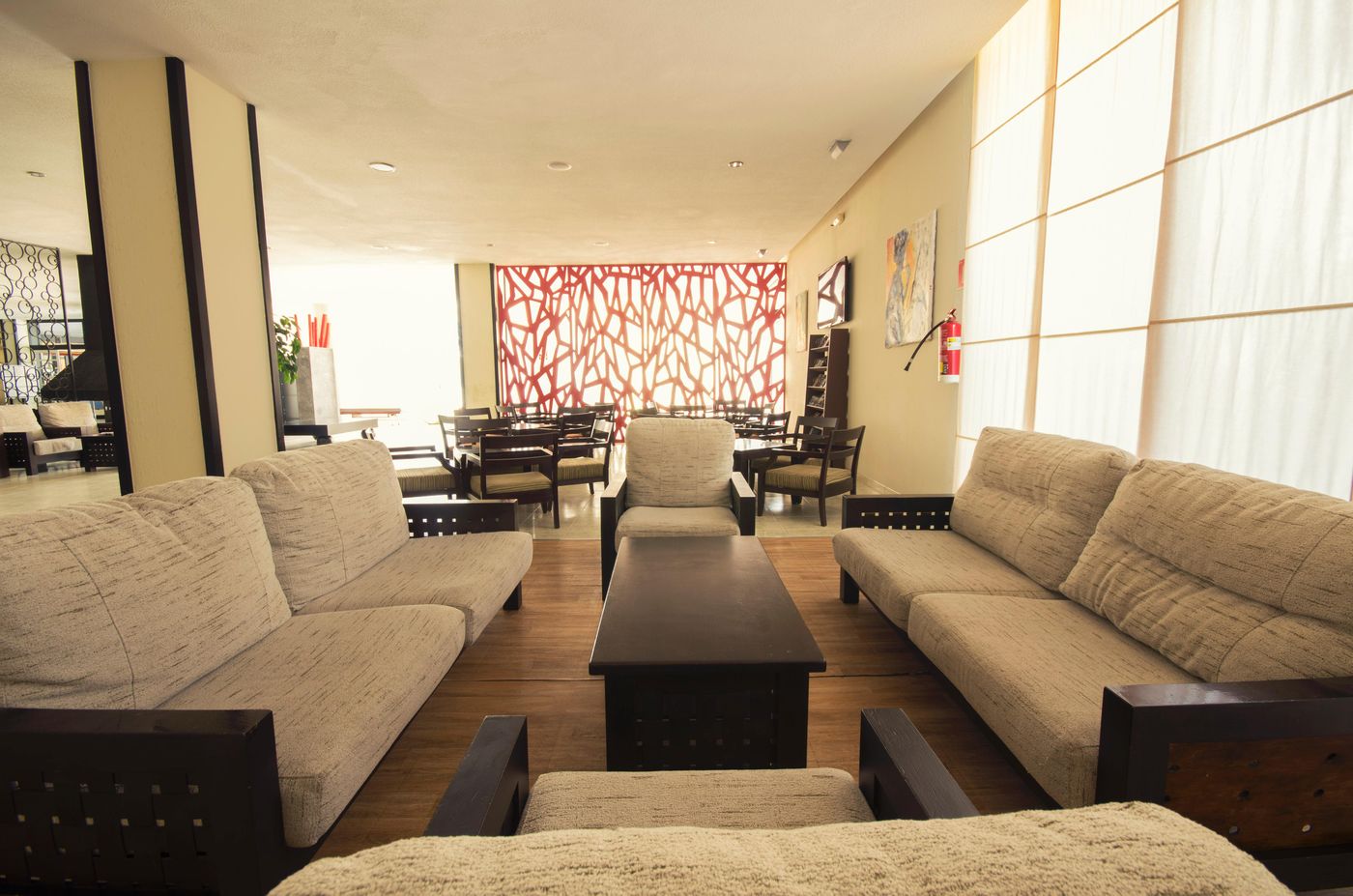 Azuline-Hotel-Pacific-Lobby-36