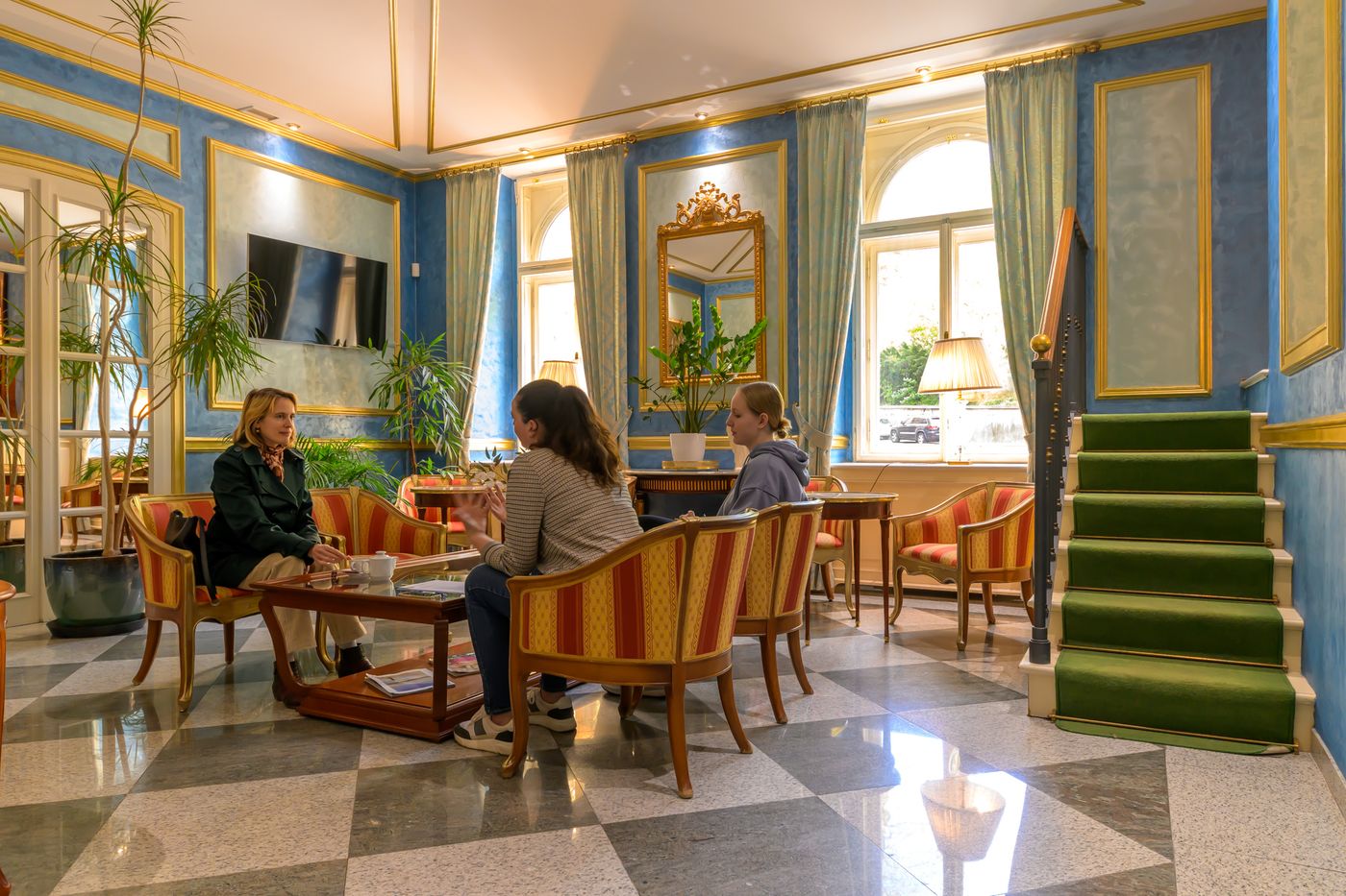 Hotel-Kinsky-Fountain-Lobby-19