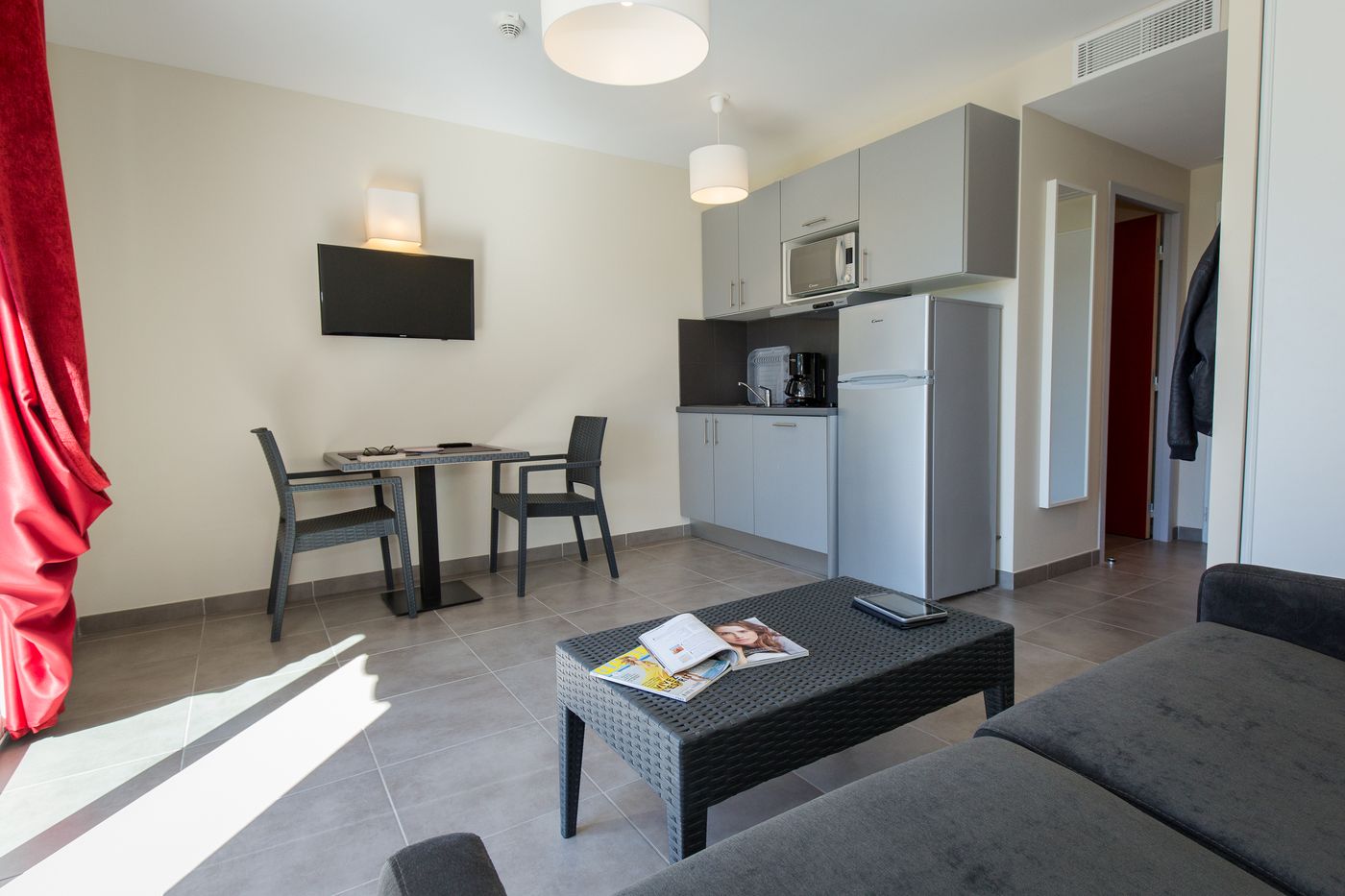 SOWELL-RESIDENCES-Les-Perles-de-Saint-Tropez-Room-11