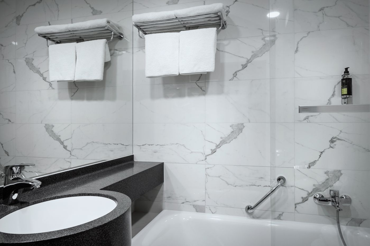 Astoria-Hotel-Room-16