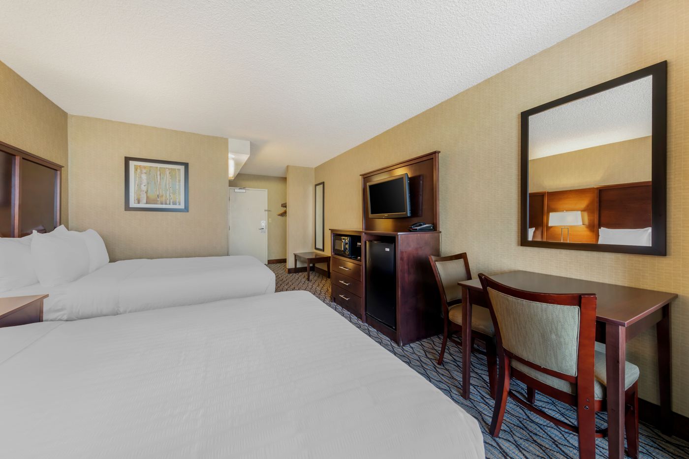 Clarion-Hotel-Anaheim-Resort-Room-38
