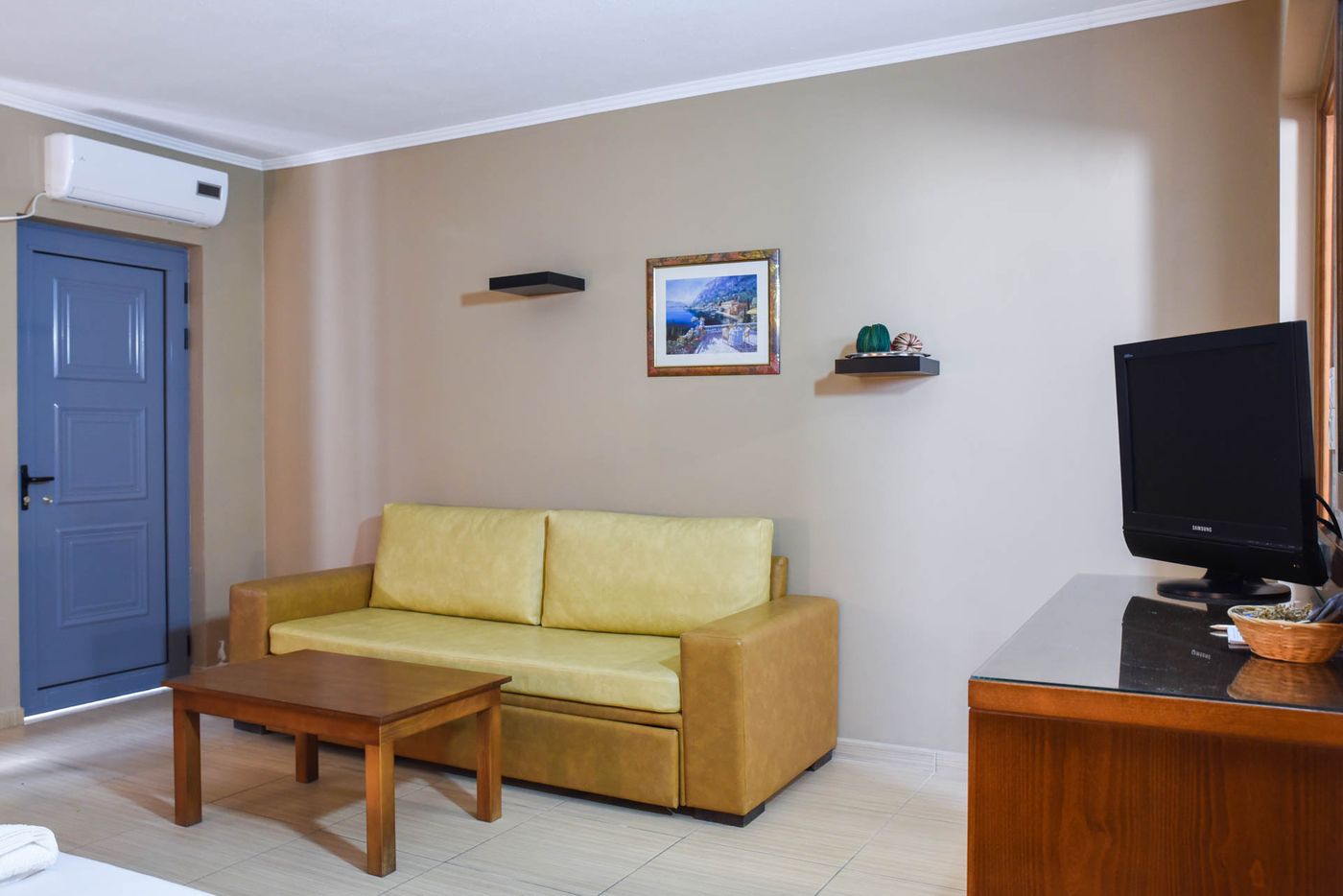 Sacallis-Inn-Beach-Hotel-Room-23