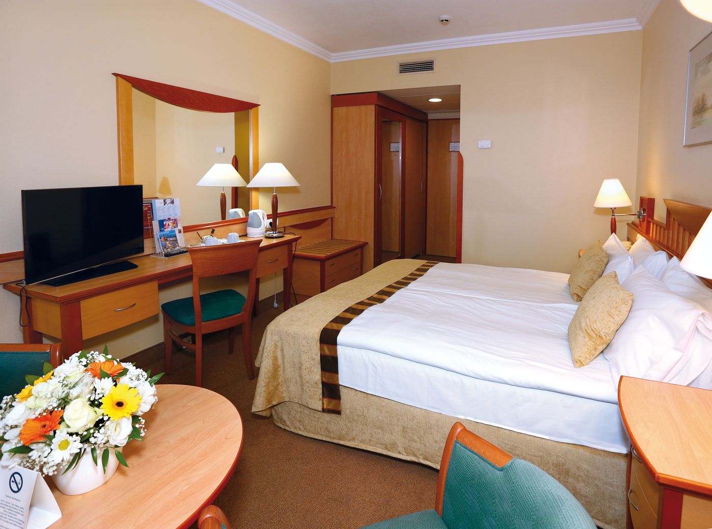 Danubius-Hotel-Helia-Room-8