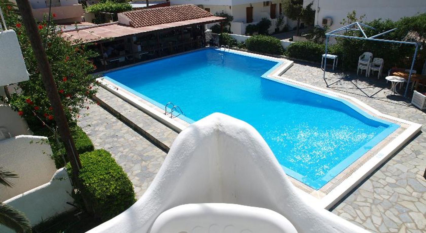 Apollo Studios & Apartments