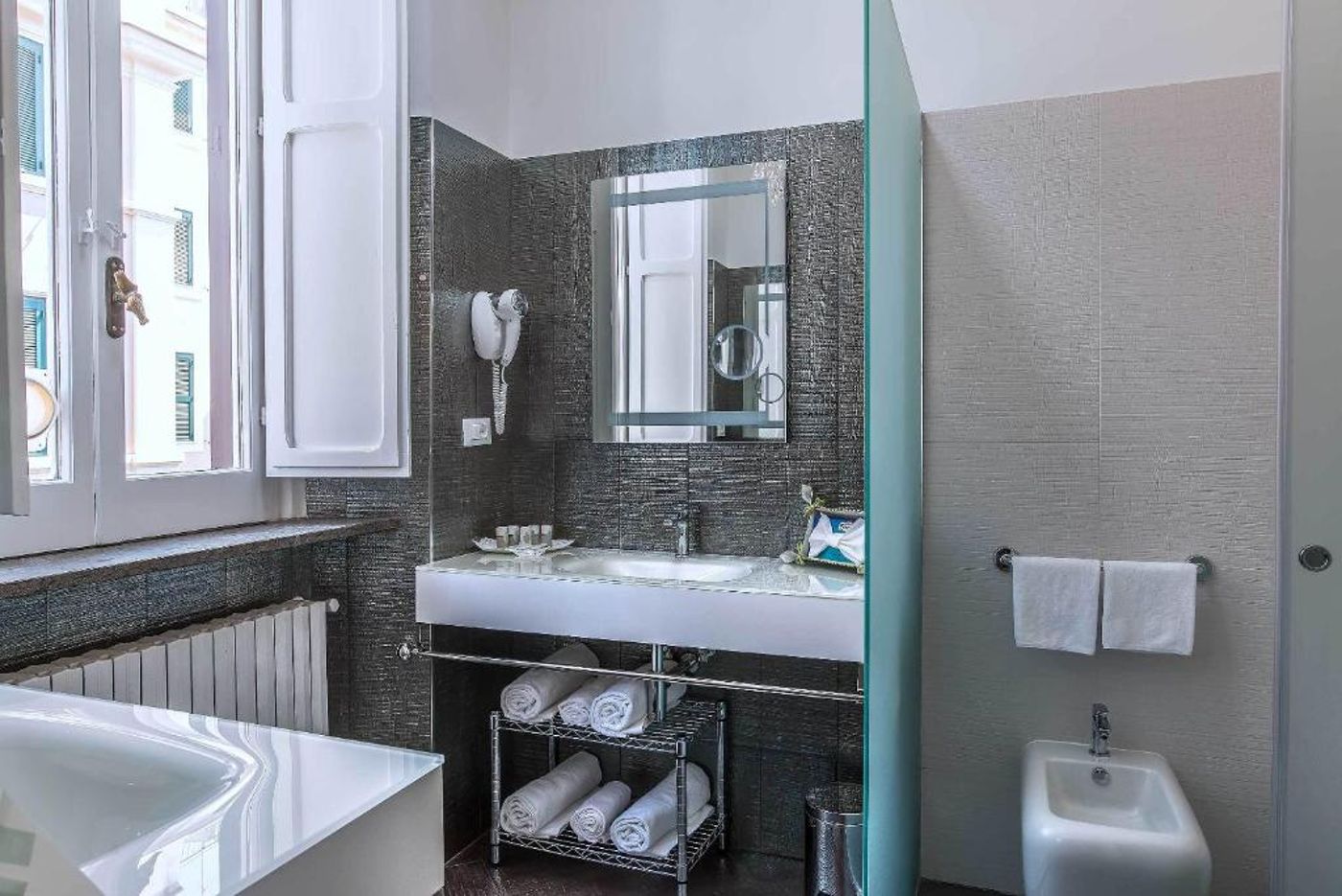 Trevi-Rome-Suite-Room-24