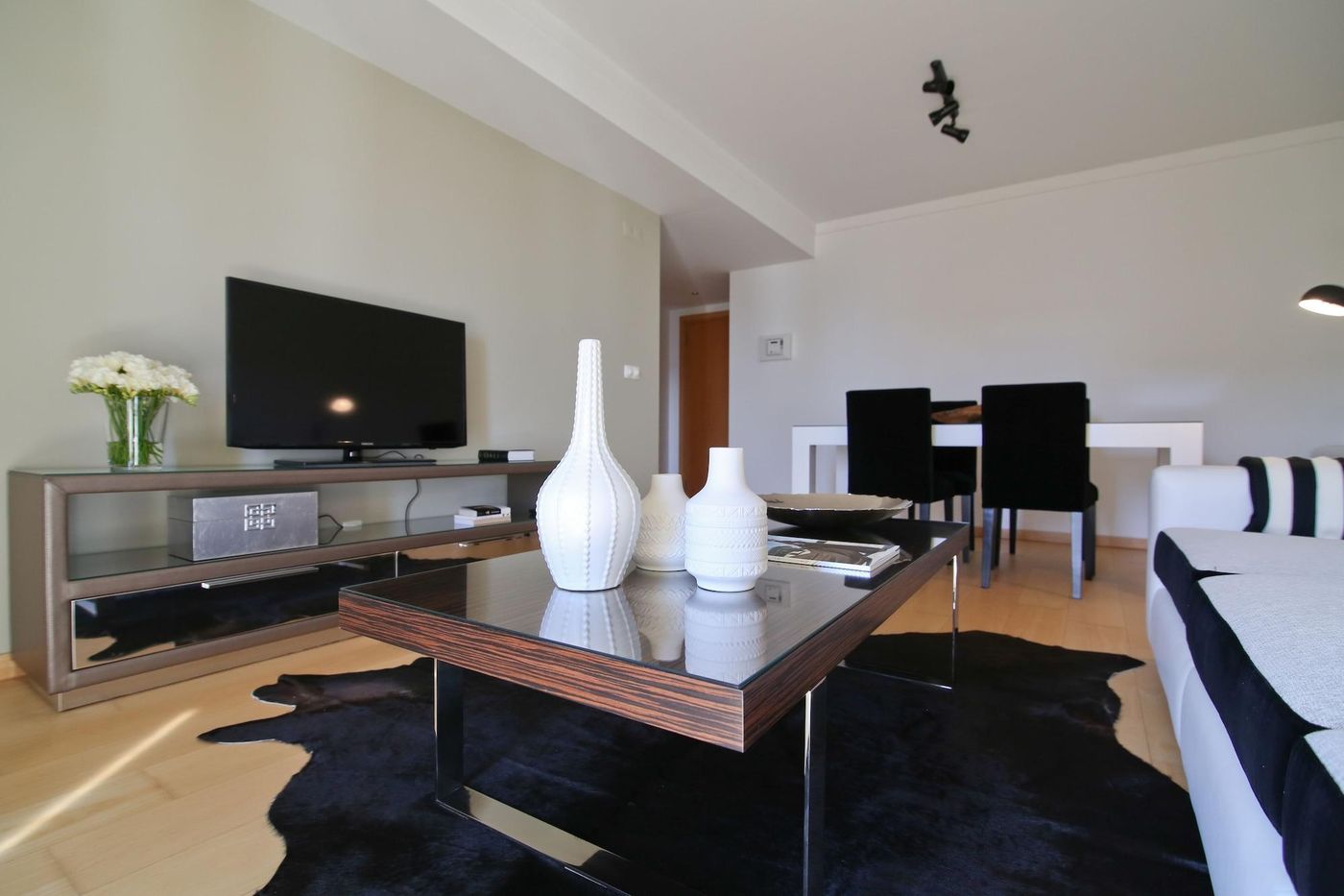 Panoramic-Living-Room-26