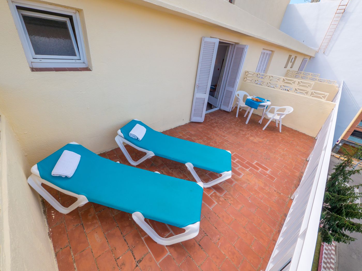 Checkin-Pineda-Room-12