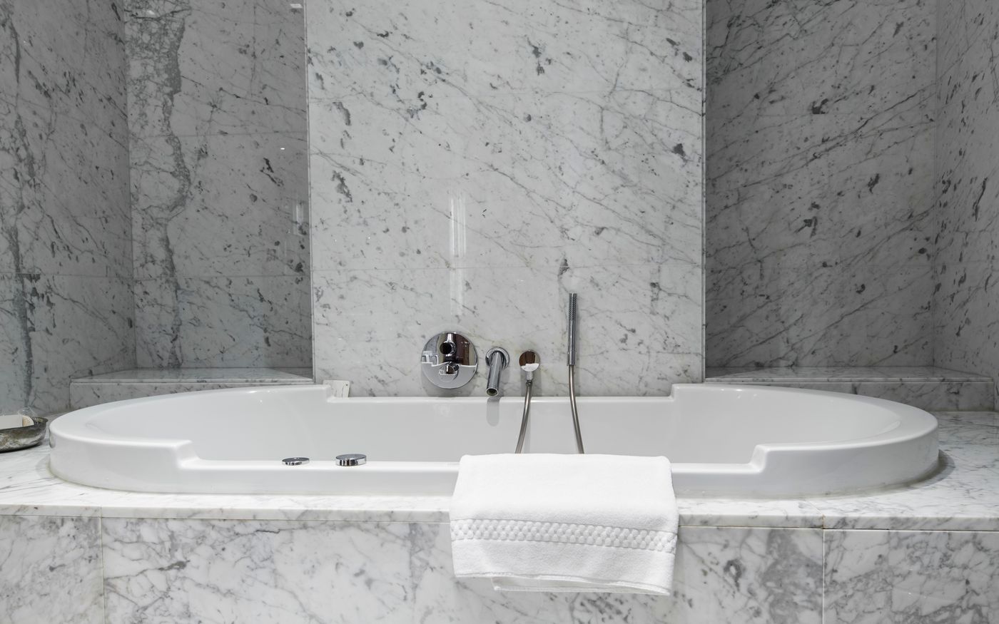 Tomtom-Suites-Room-26