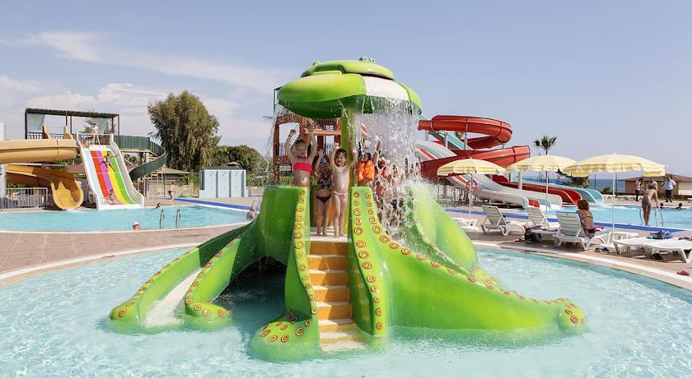 Club-Turtas-Beach-Hotel-Pool-8