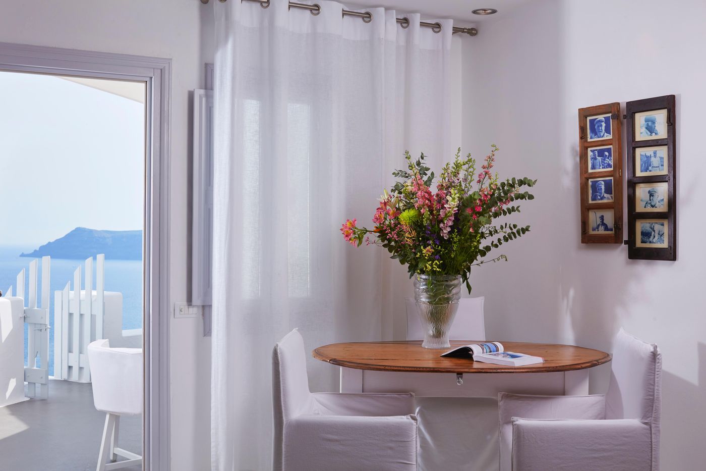 Katikies---Adults-Only--13---Lobby-8