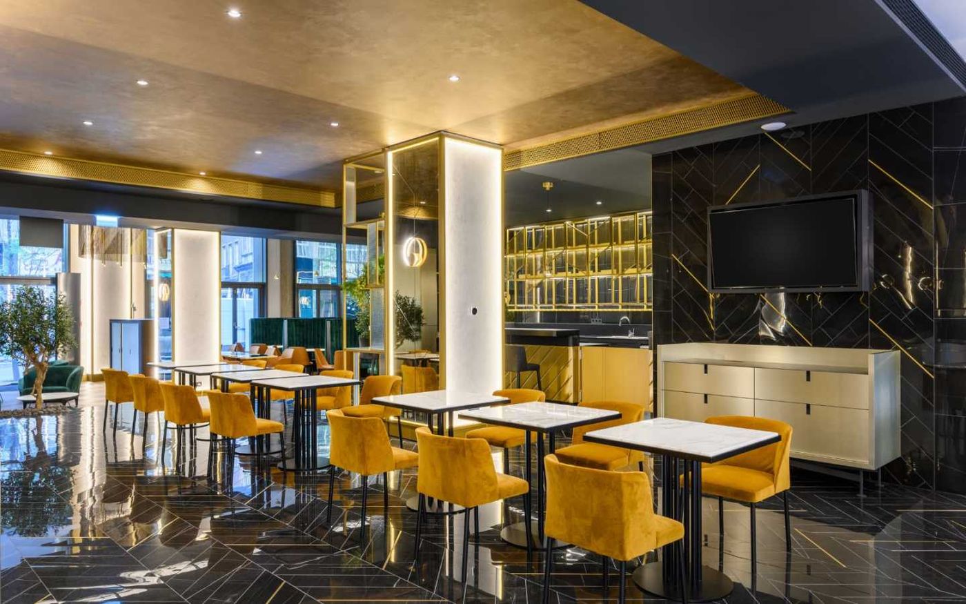 Hotel Emerald & Suites