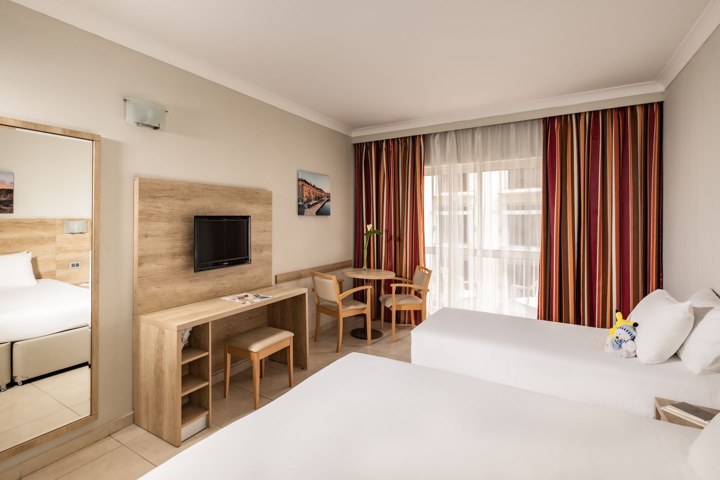 Qawra-Palace-Resort---Spa-Room-12