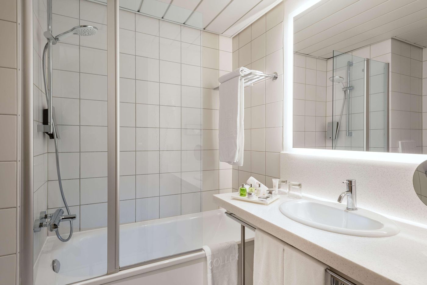 NH-Collection-Berlin-Mitte-am-Checkpoint-Charlie-Room-49