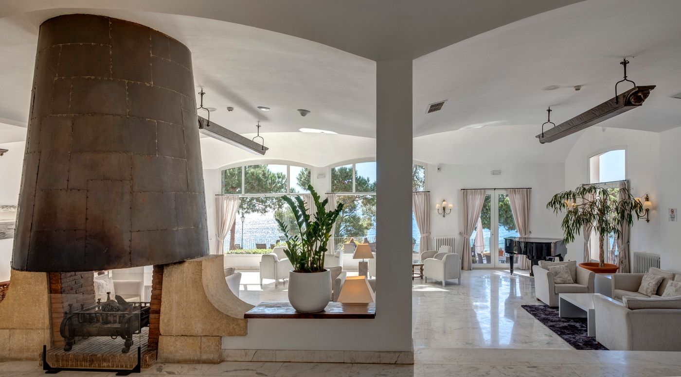 Park-Hotel-San-Jorge-Lobby-25