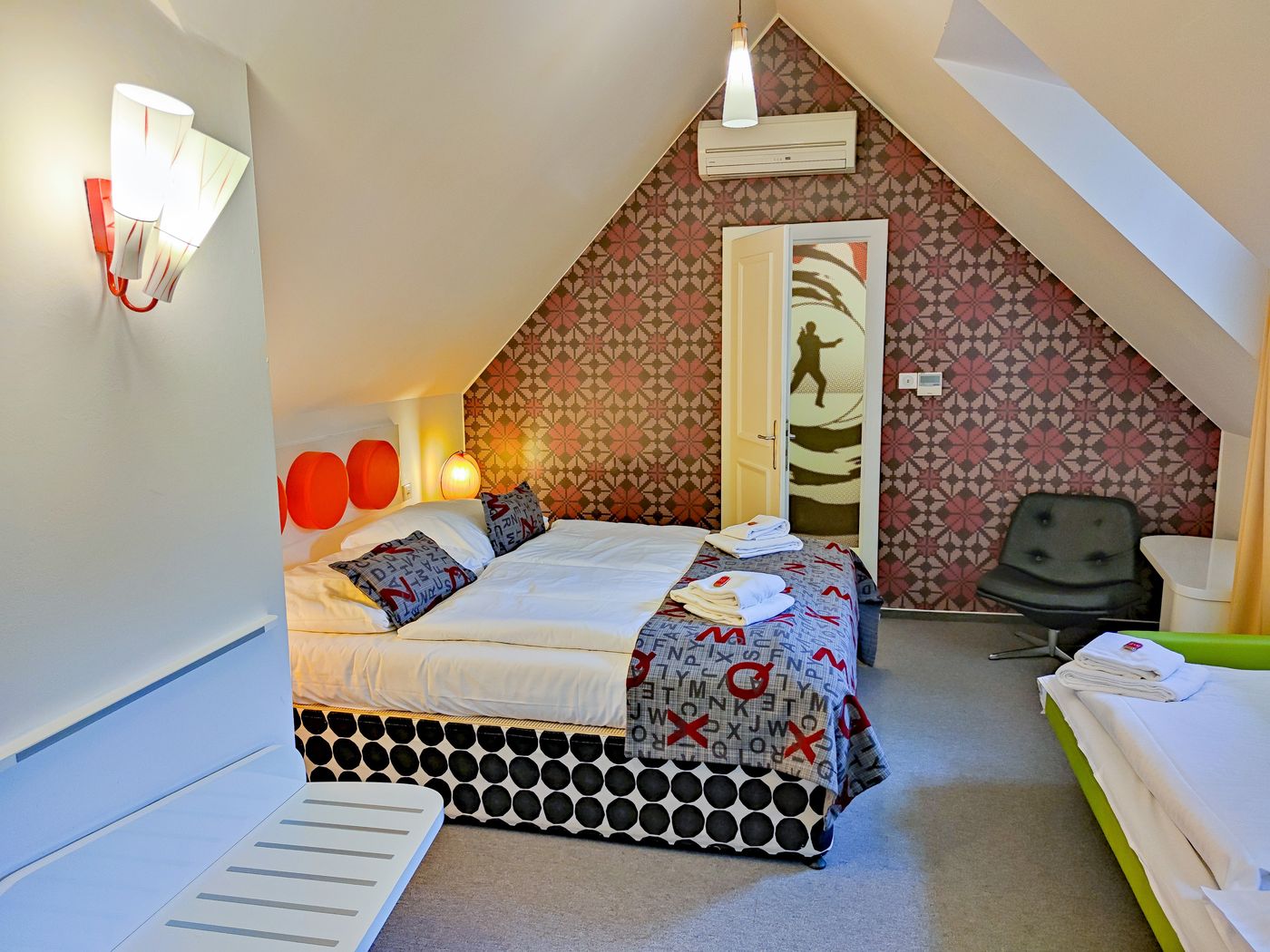 Vintage-Design-Hotel-Sax-Room-17