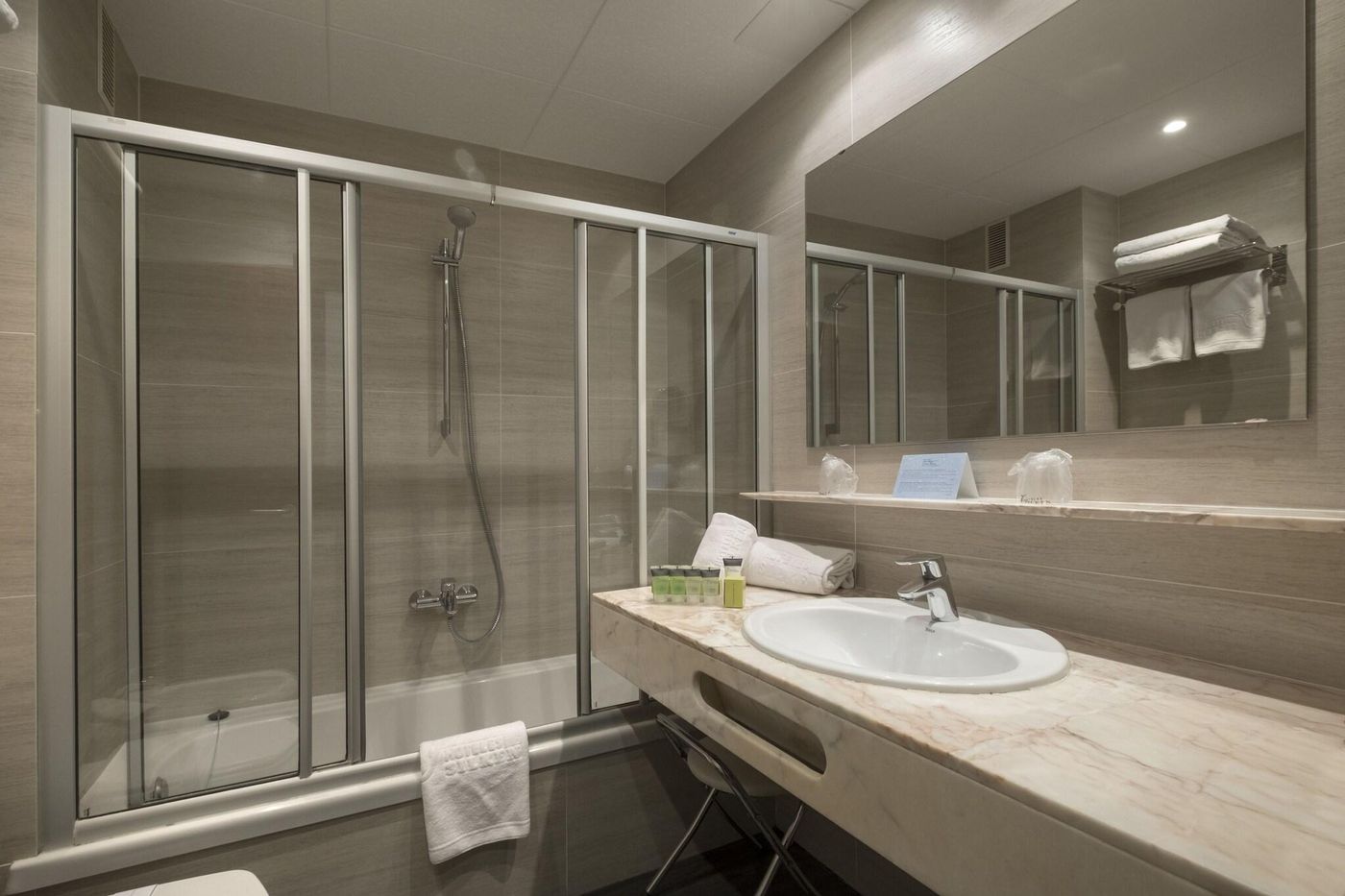 Park-Hotel-San-Jorge-Room-12