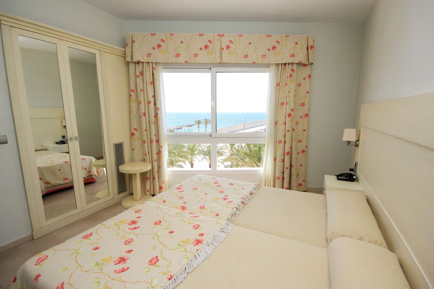 Puerto-Juan-Montiel-Spa-and-Base-N----utica-Room-23