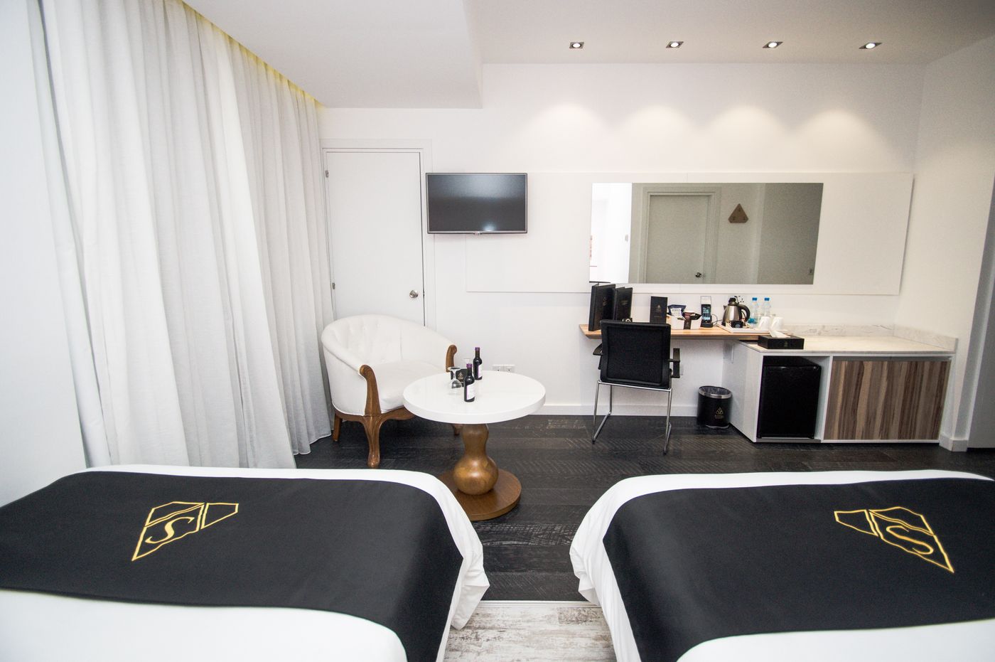 The-Ciao-Stelio-Deluxe-Hotel-Room-38