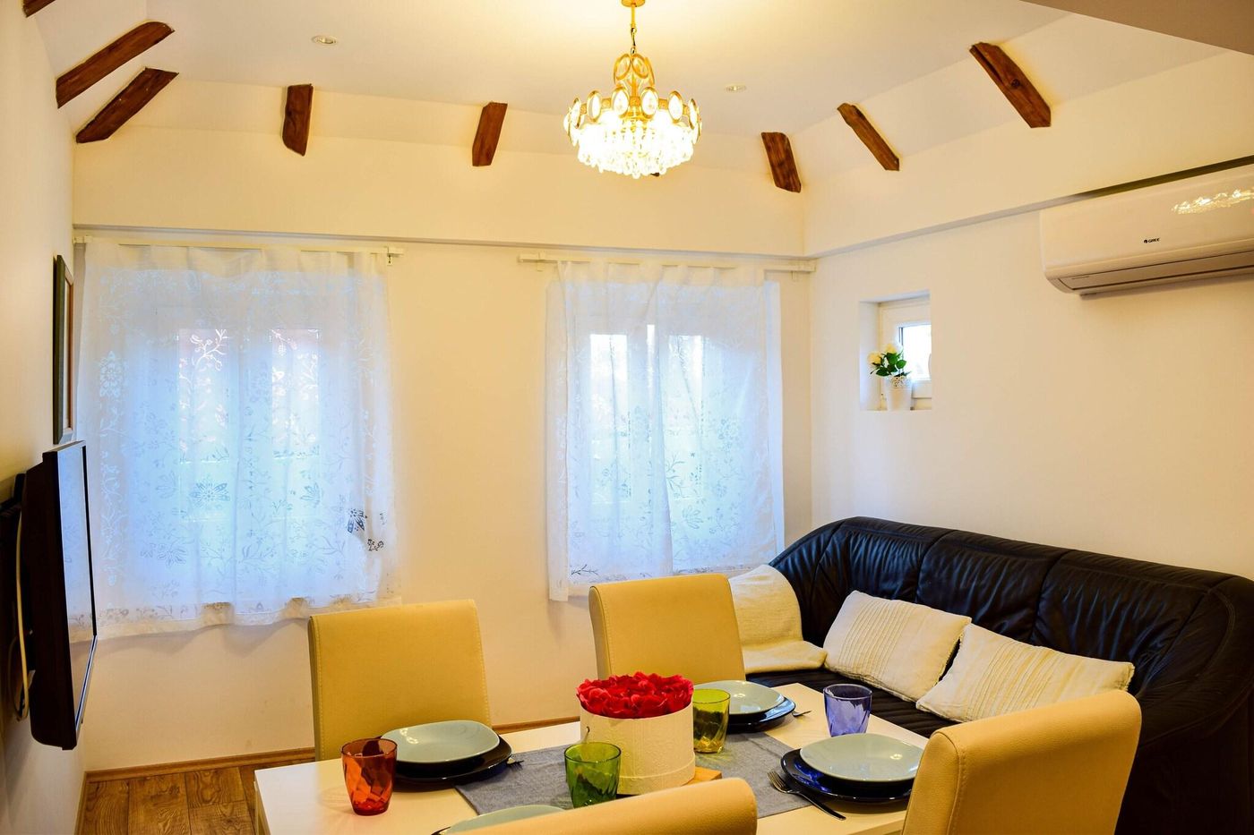 Rilati-Old-Town-Palace-Room-26