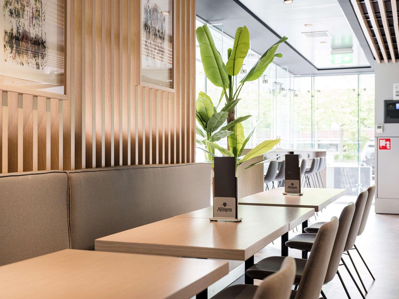 Executive-Residency-by-Best-Western-Amsterdam-Airport-Restaurant-18
