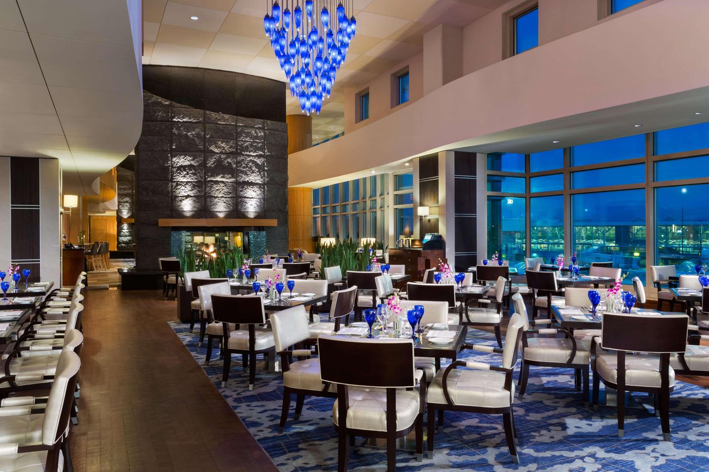 Fairmont-Vancouver-Airport-Restaurant-49