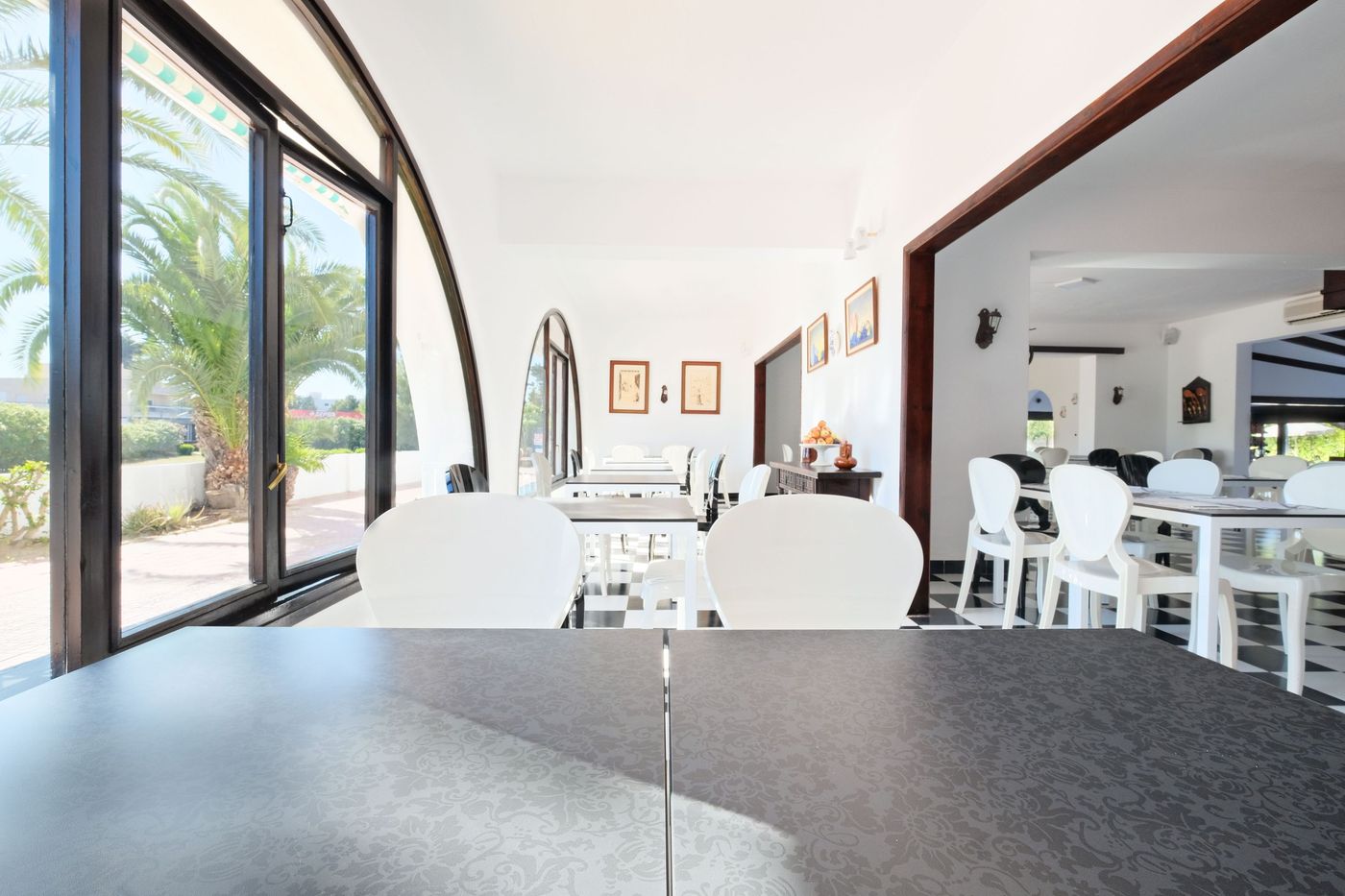 Azuline-Hotel-Galfi-Restaurant-25