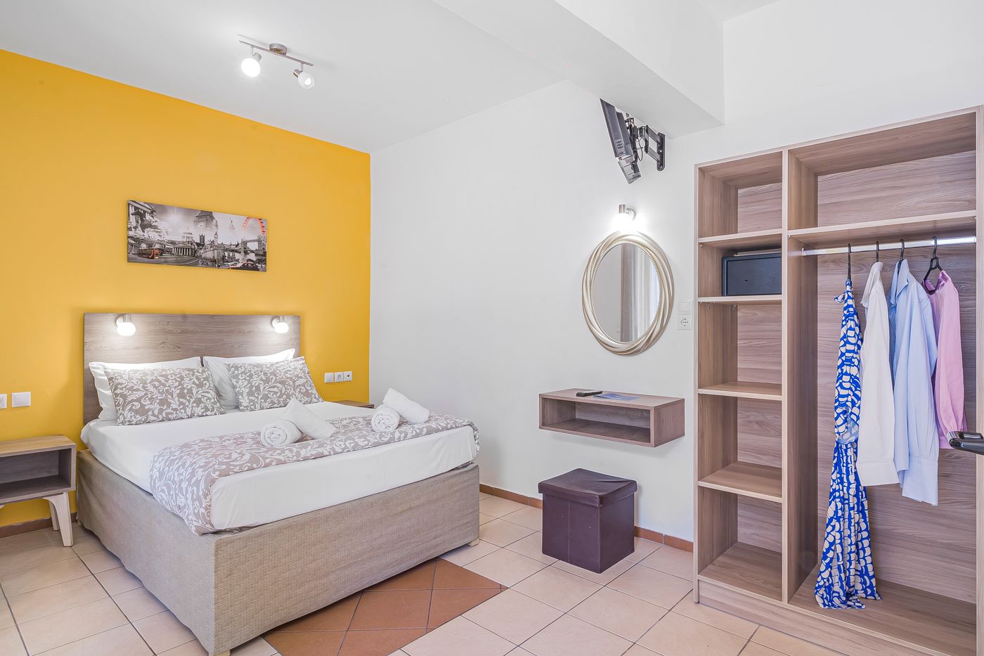 Happy-Days-Studios-Room-25