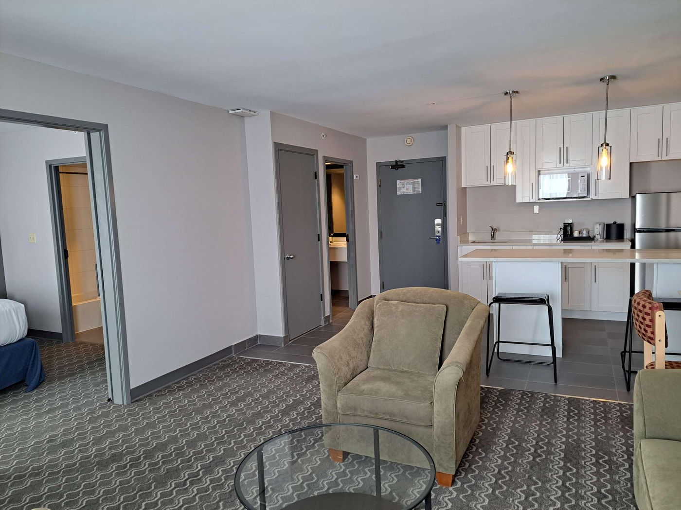 Best-Western-Plus-Vancouver-Airport-Hotel-Room-27