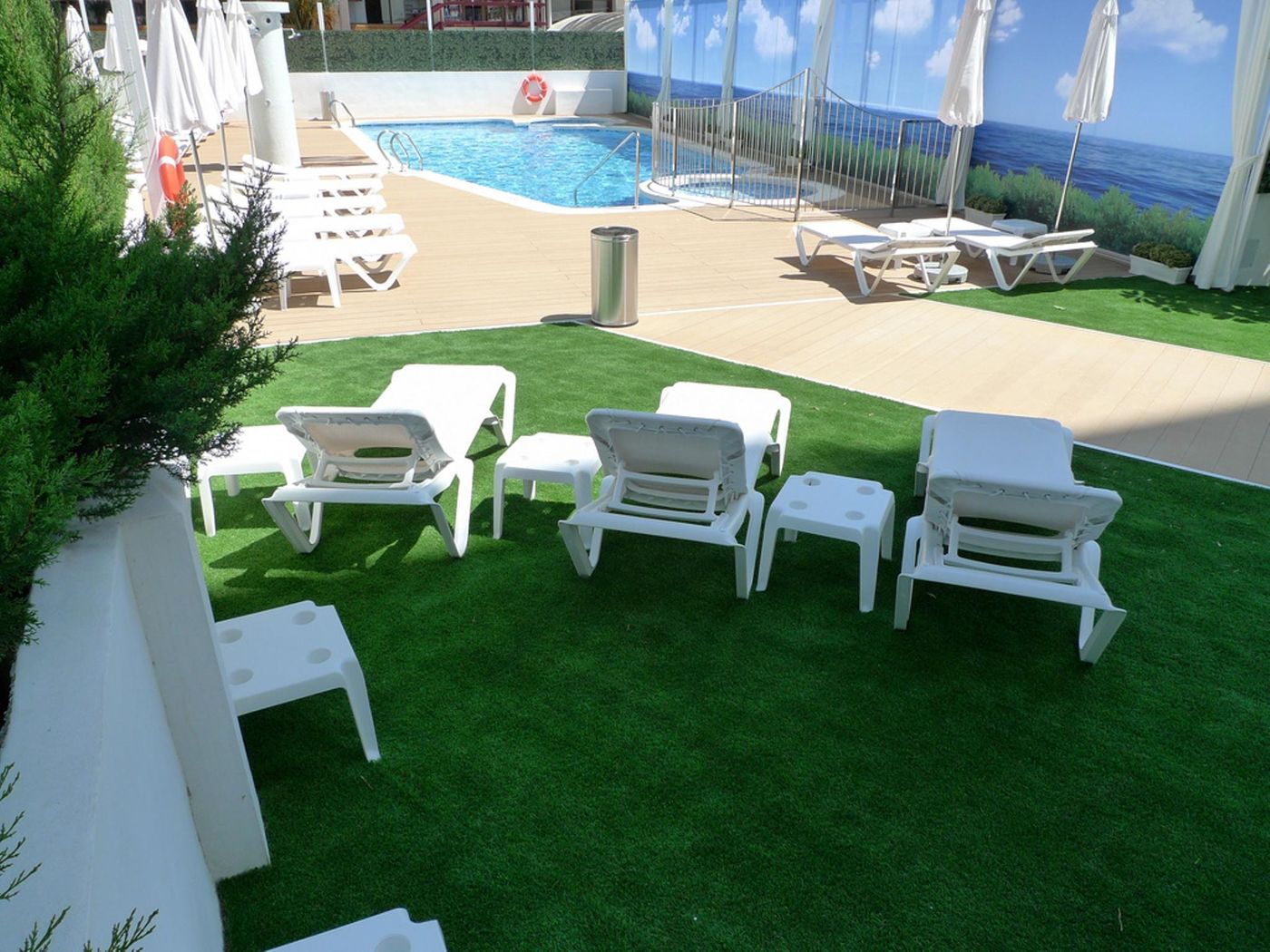 Riviera-Beachotel-Pool-4