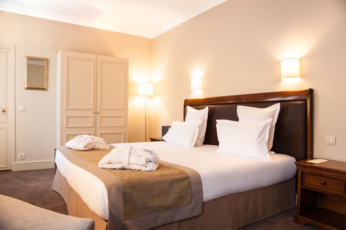 Saint-James-Albany-Paris-Hotel-Spa-Room-32