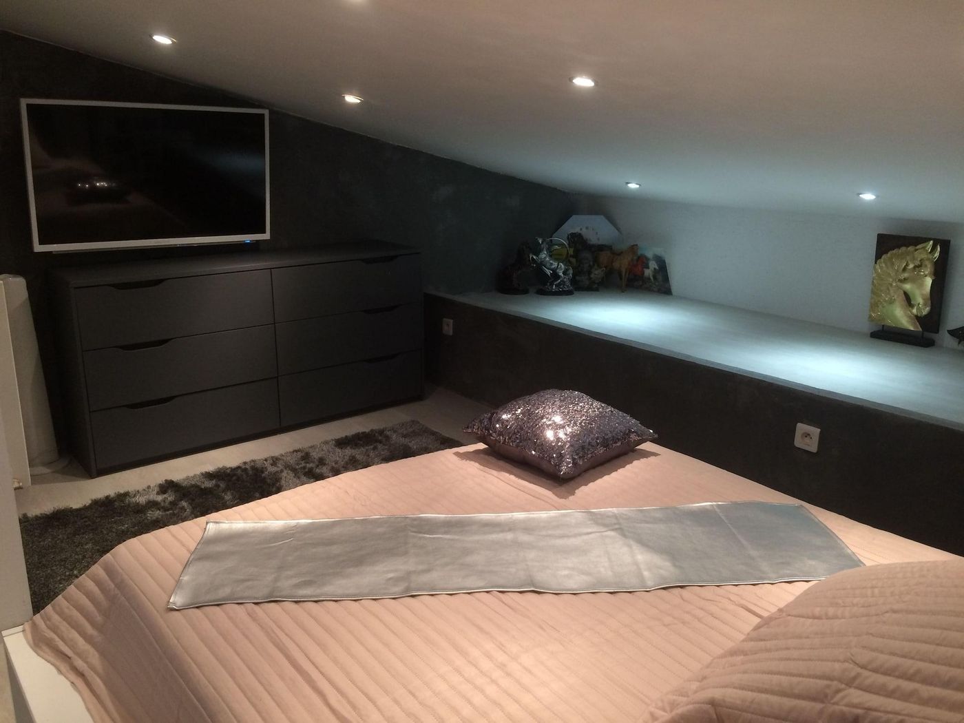 Les Chambres De Naevag-France-ST.-REMY-DE-PROVENCE-Room-6