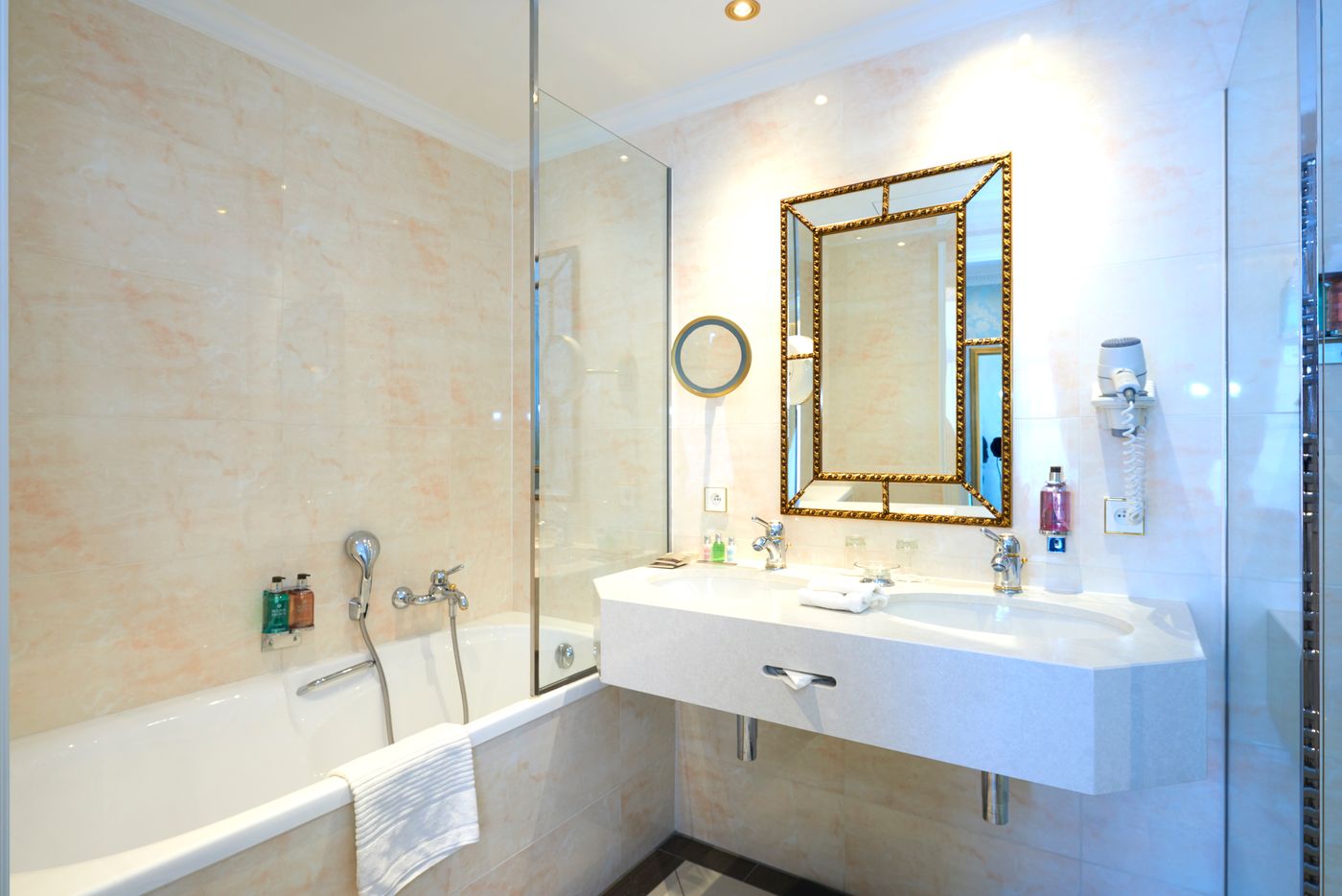 Stanhope-Hotel-Brussels-by-Thon-Hotels-Room-42