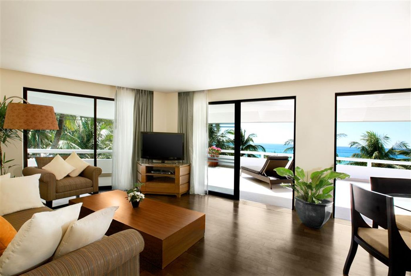 Le-Meridien-Phuket-Beach-Resort-General-view-40