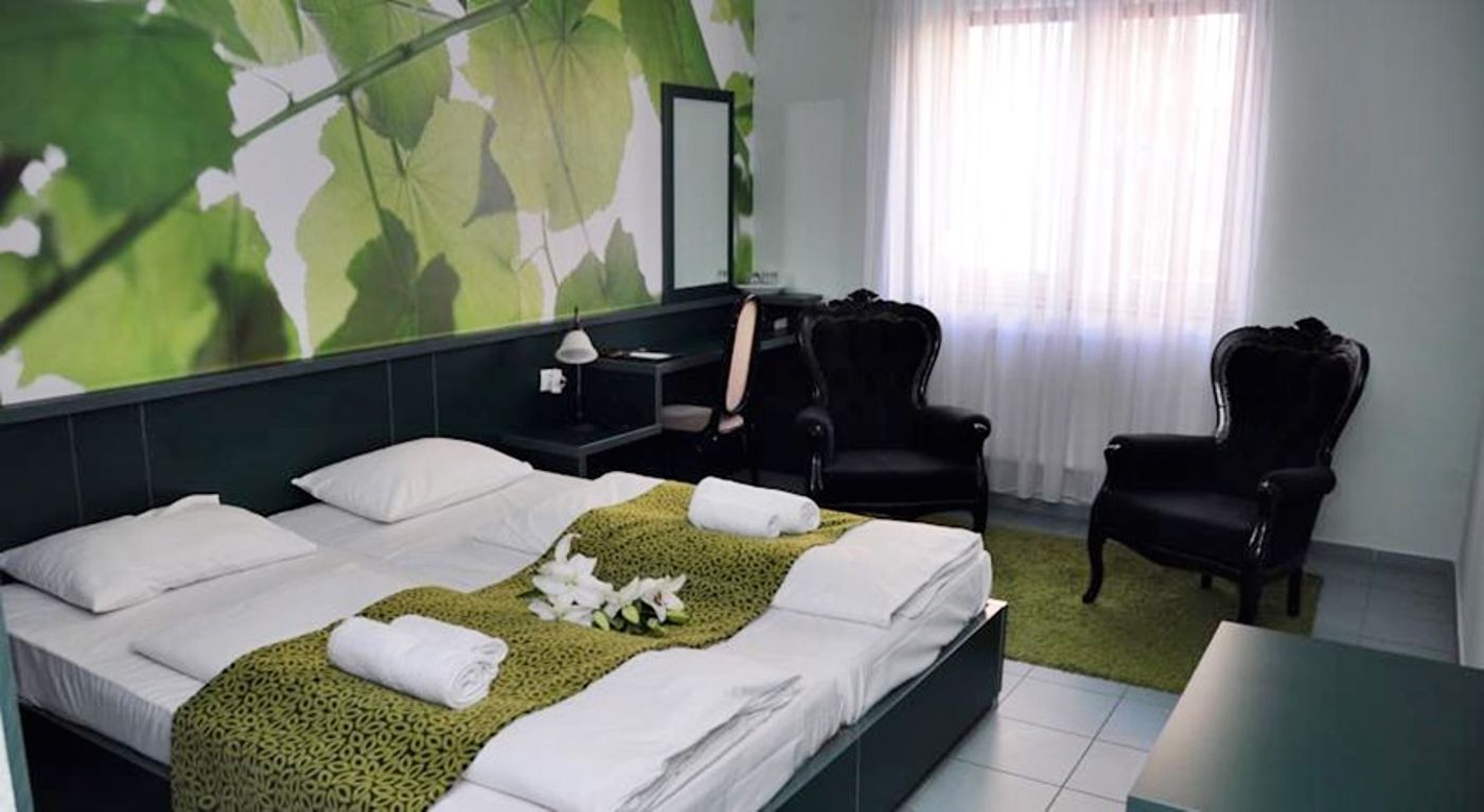 Green-Hotel-Budapest-General-view-5