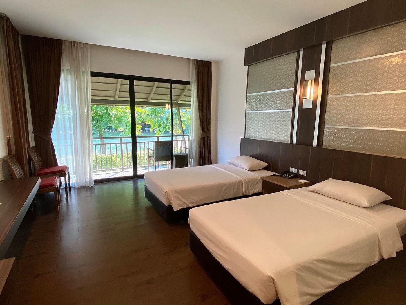 Bangsaen Heritage Hotel-Thailand-Chonburi-Room-6