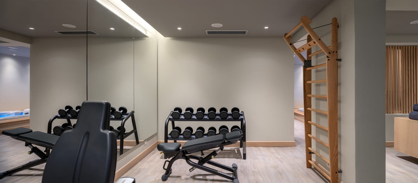 Ikones-Seafront-Luxury-Suites---Adults-Only-Sports-and-Entertainment-46