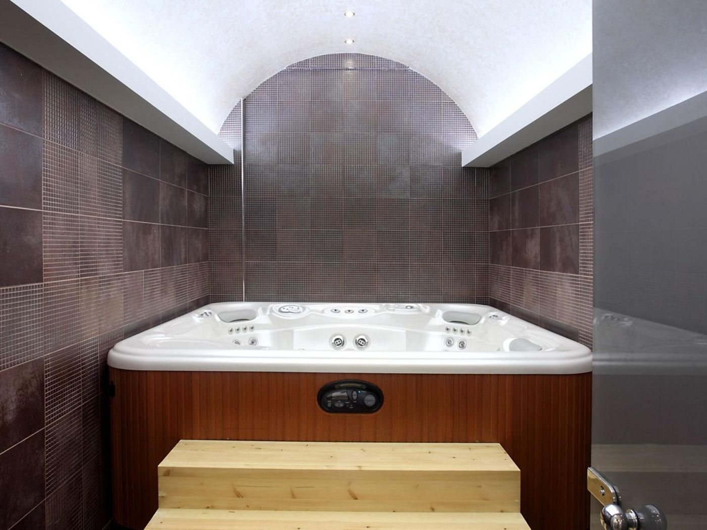 Messinian-Bay-Pool-14