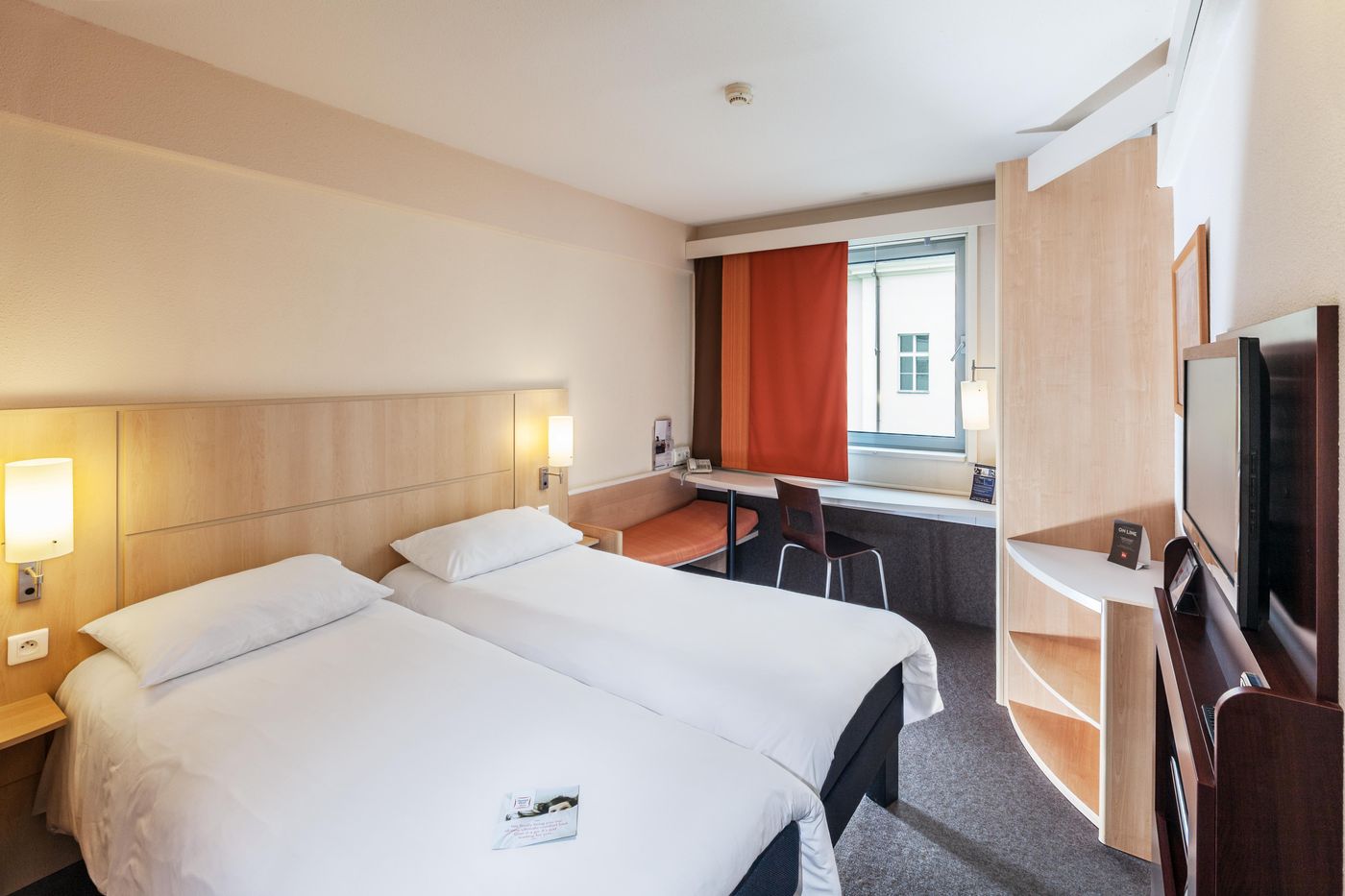Ibis-Praha-Wenceslas-Square-Room-25