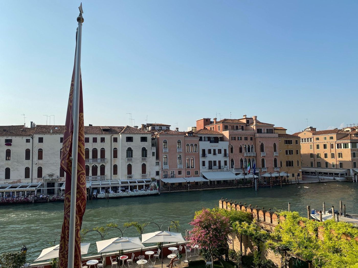 Ca--Nigra-Lagoon-Resort-Room-8