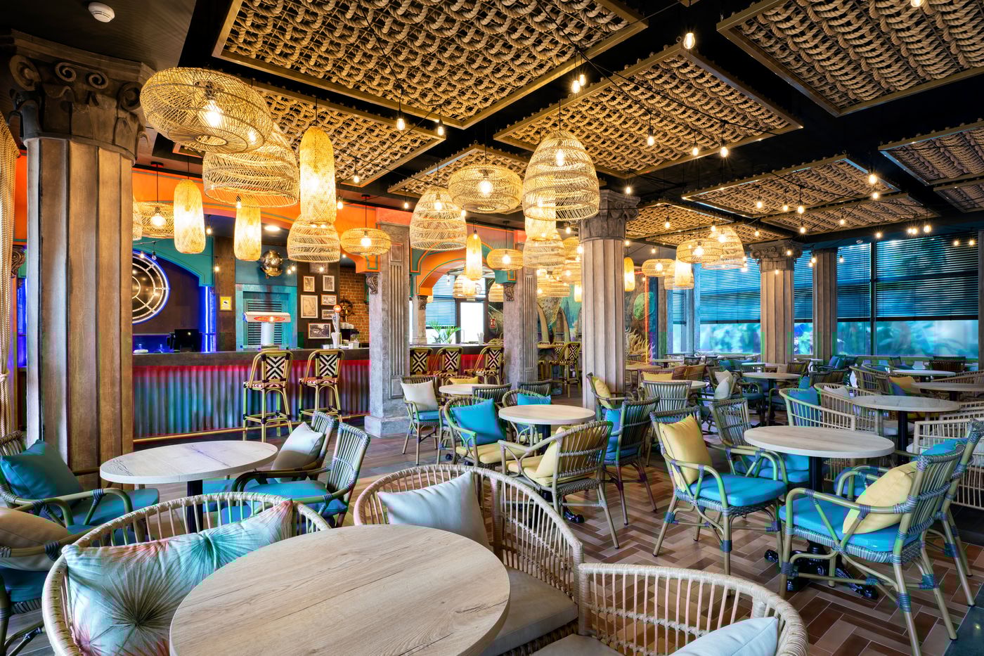 PortAventura-Hotel-Caribe---Theme-Park-Bar-36