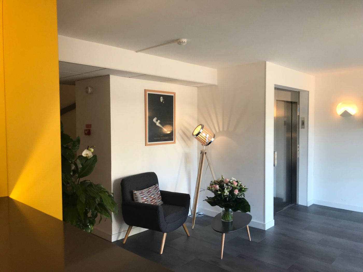 Hotel-Abrial-Cannes-Centre-Lobby-46