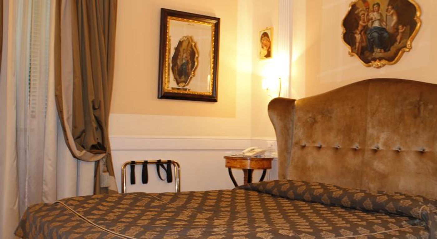 Boutique-Hotel-Trevi-Room-11
