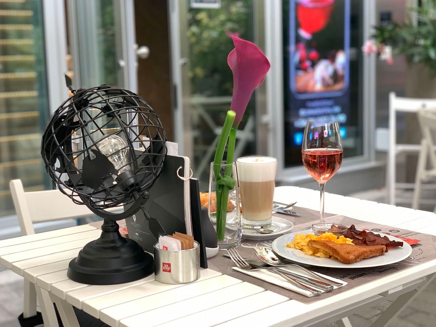 Smart-Hotel-Budapest-Terrace-91