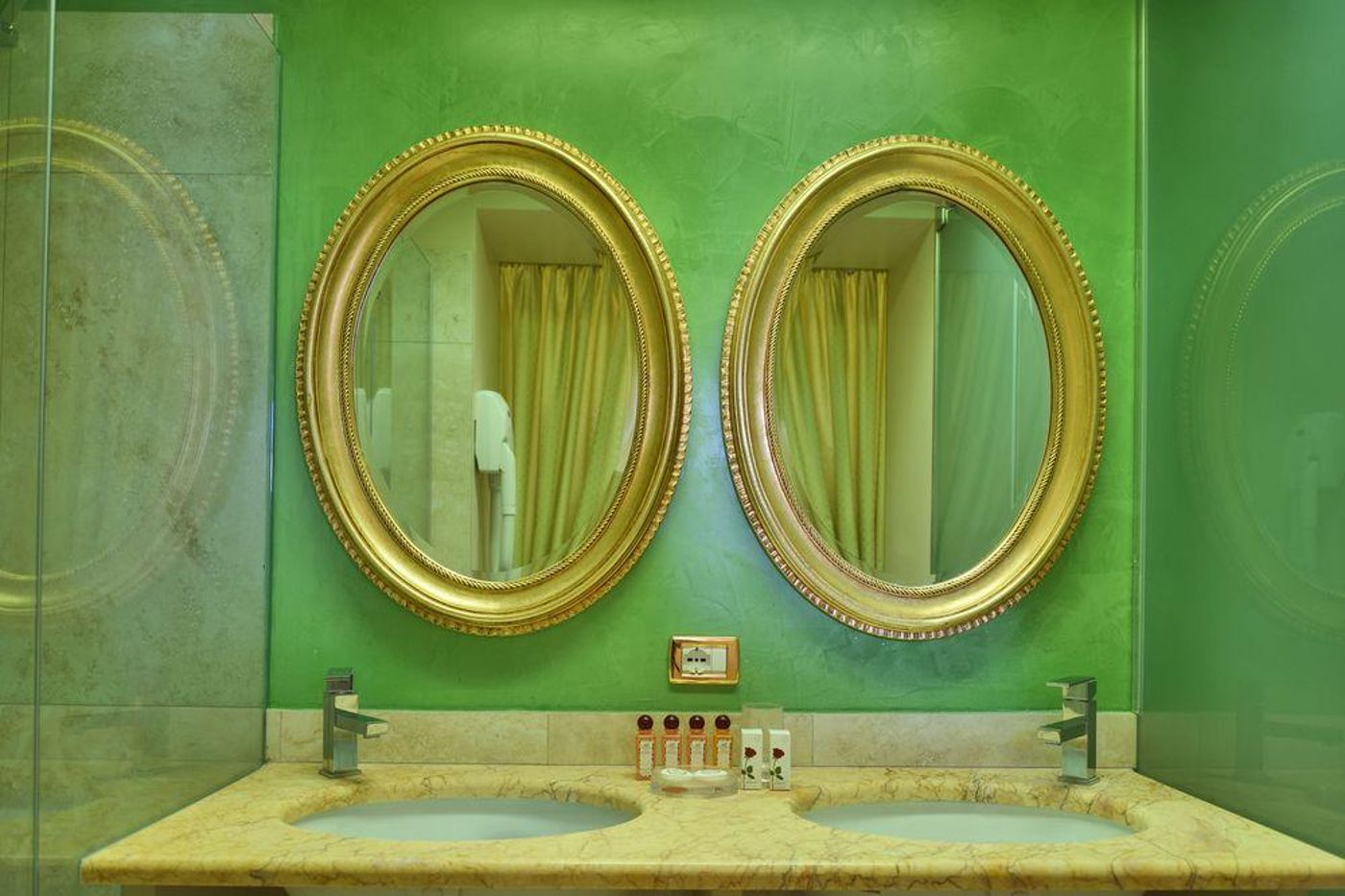 Grand Cadenabbia-Italy-Cadenabbia -General view-6