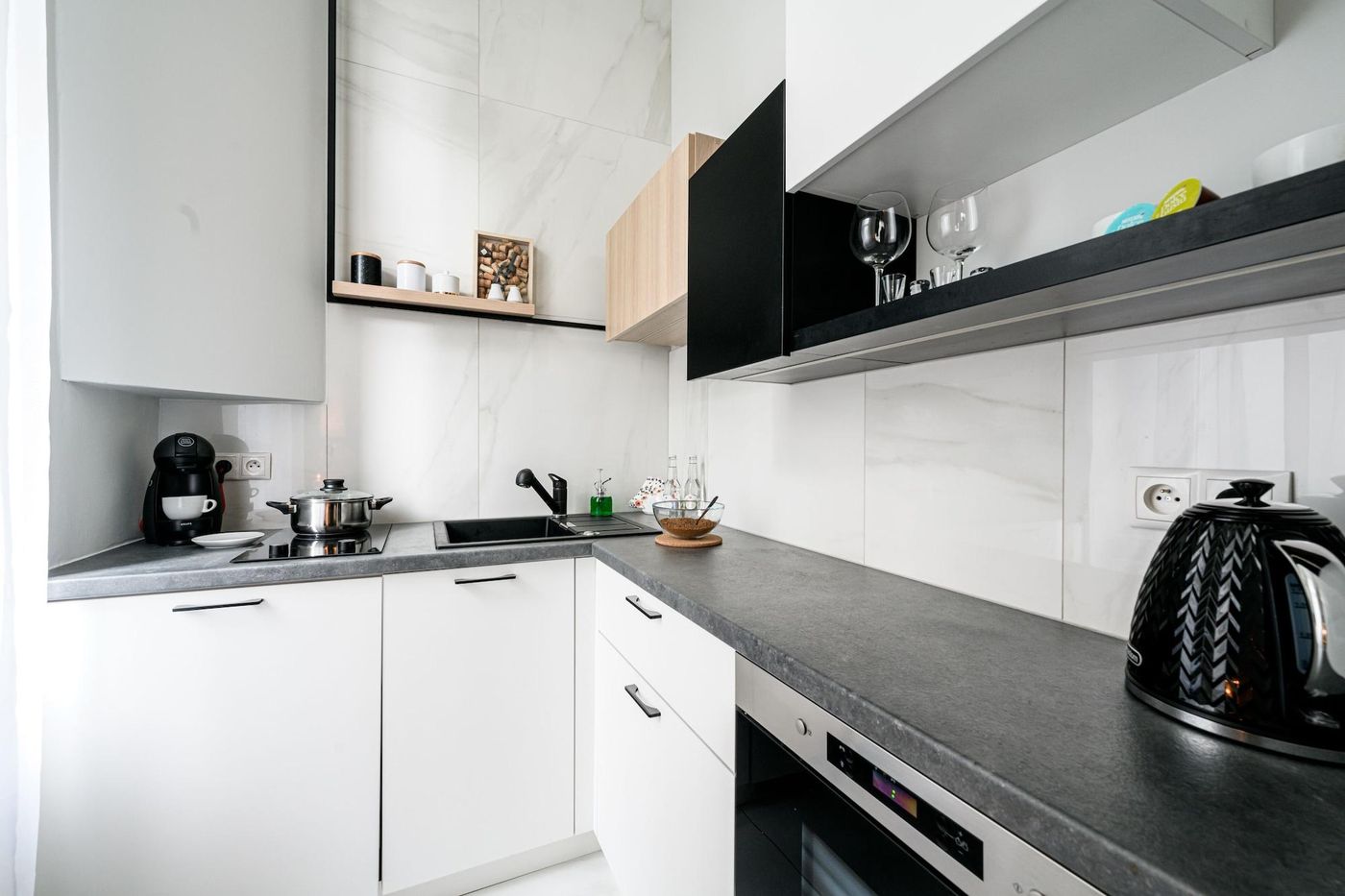 Arts-Apartments-Room-9