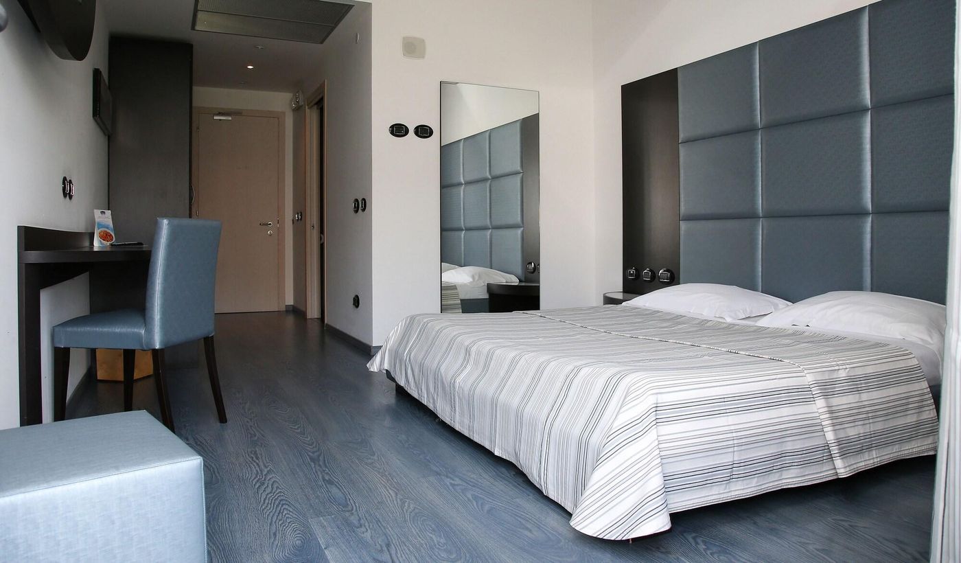 Blu 9 Hotel-Italy-NOVEDRATE-Room-7